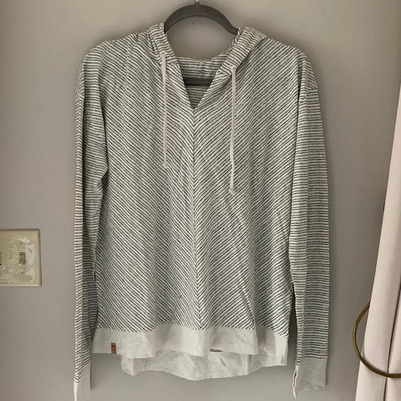 tentree Sweaters - NWT Women’s Piney Hoodie Black Stripe MEDIUM